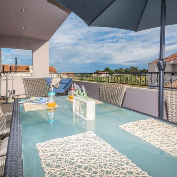 Holiday&Suite Klanac Vir Eksteriør billede